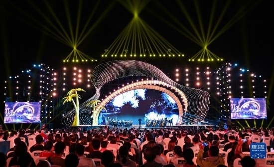 12月16日拍攝的第五屆海南島國際電影節(jié)開幕式現(xiàn)場(chǎng)。