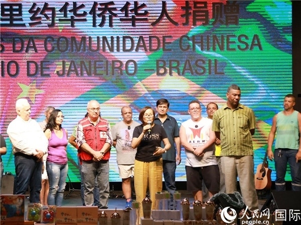 捐贈(zèng)活動(dòng)中方發(fā)起人之一的孫特英女士在捐贈(zèng)活動(dòng)中致辭。人民網(wǎng)記者 陳海琪攝