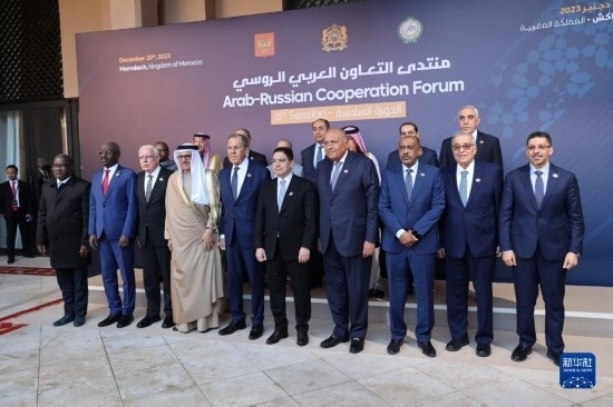 12月20日，與會(huì)代表在摩洛哥南部城市馬拉喀什舉行的第六屆阿拉伯-俄羅斯合作論壇上合影。新華社記者霍晶攝