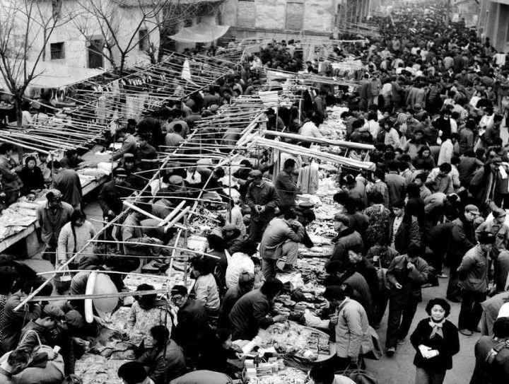 1982年，義烏湖清門馬路市場場景。拍友 金福根 攝