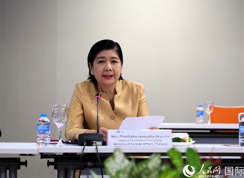 泰國外交部副次長潘提帕作主旨發(fā)言。人民網(wǎng)記者 白元琪攝