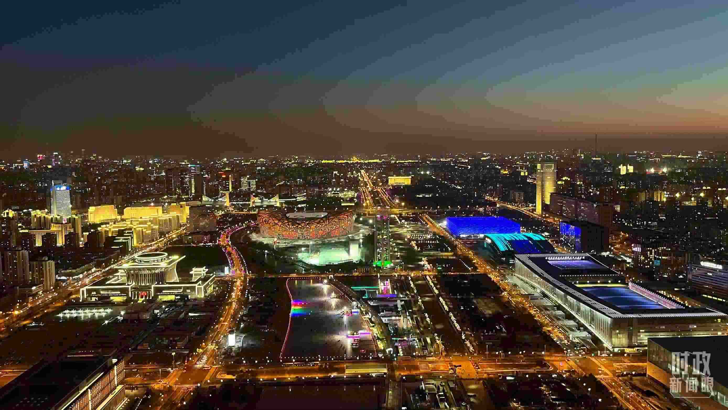 △2023年12月31日，從北京奧林匹克塔俯拍北京城區(qū)。（總臺央視記者金雨秋拍攝）