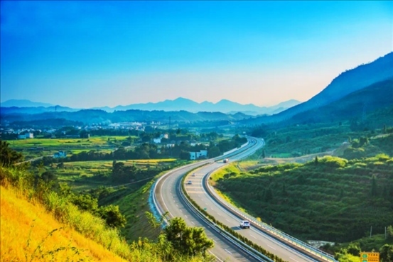 農(nóng)村公路讓老百姓出行變得更便捷。受訪方供圖