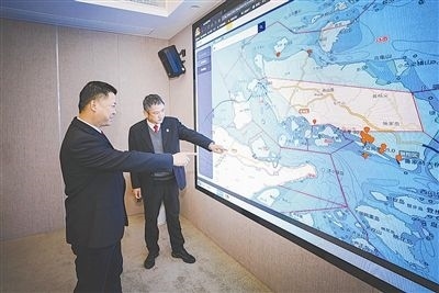 圖③：法官為涉案船舶尋找安全的錨泊地點(diǎn)。