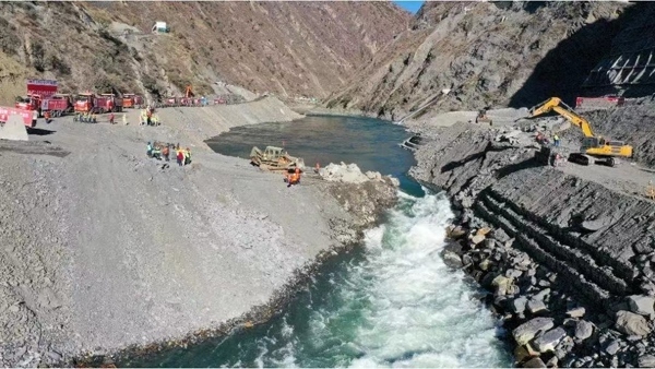 卡拉水電站實(shí)現(xiàn)大江截流。受訪者供圖