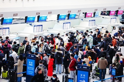 2024年春運(yùn)首日，大興機(jī)場(chǎng)預(yù)計(jì)保障進(jìn)出港旅客13.59萬(wàn)人次。大興機(jī)場(chǎng)供圖