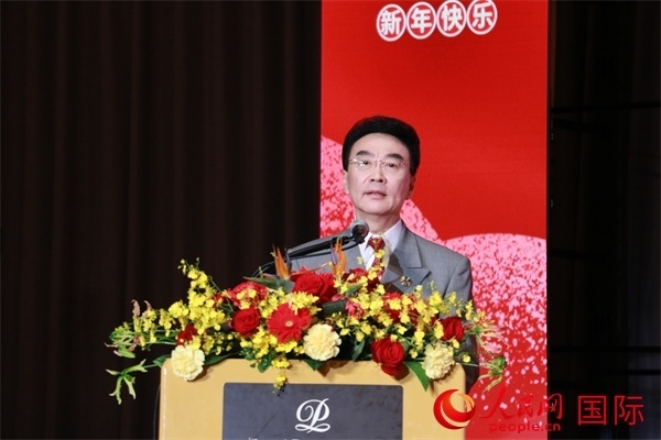 在日中國企業(yè)協(xié)會會長王家馴致辭。人民網 許可攝