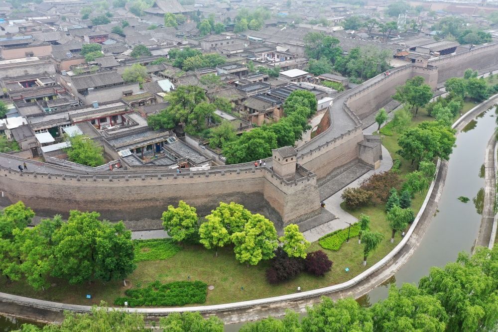 平遙古城一角（2023年5月30日攝，無(wú)人機(jī)照片）。新華社記者 詹彥 攝