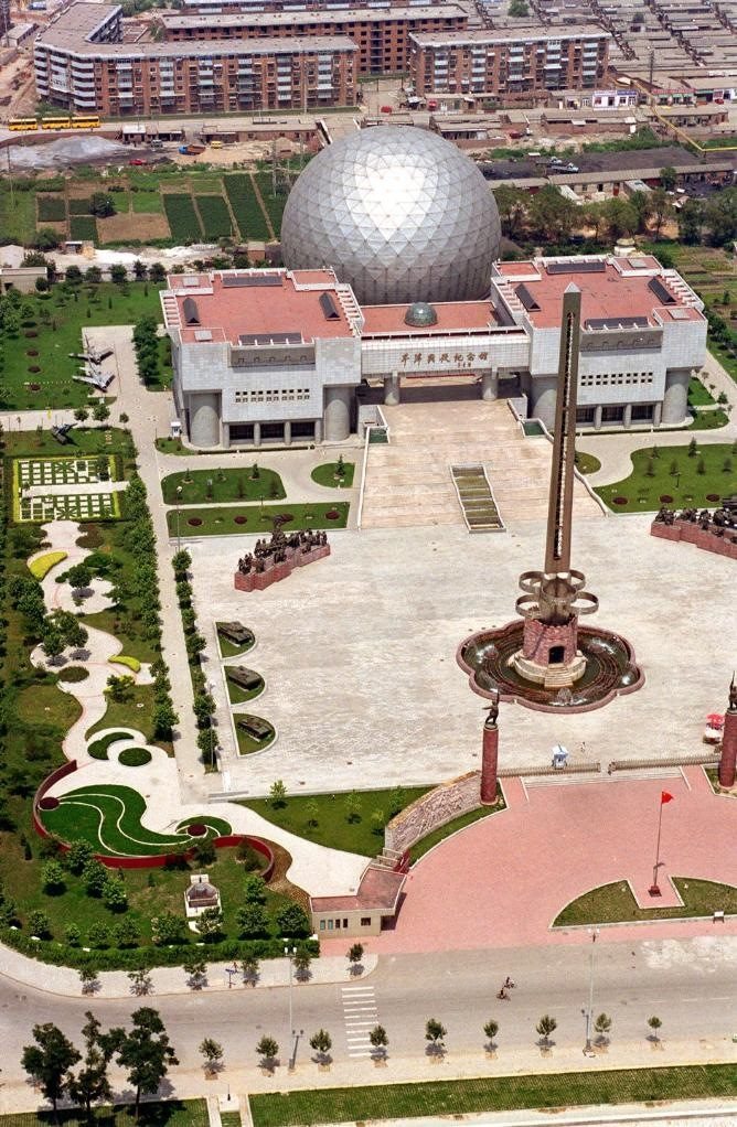 這是1999年從空中拍攝的平津戰(zhàn)役紀(jì)念館。