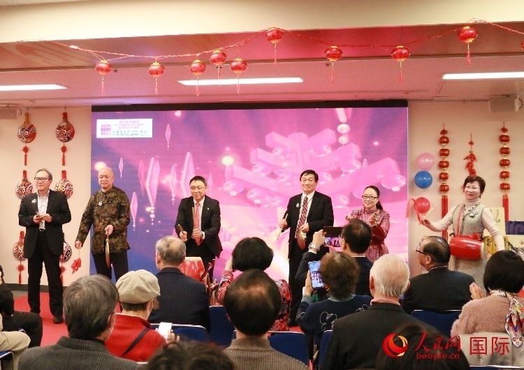 打擊樂合奏《春節(jié)序曲》。人民網(wǎng) 許可攝