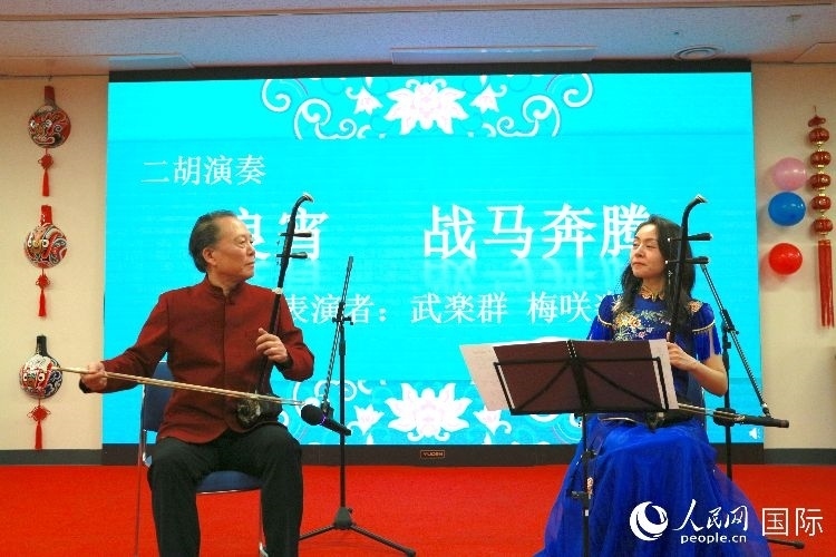 二胡合奏。人民網(wǎng) 許可攝