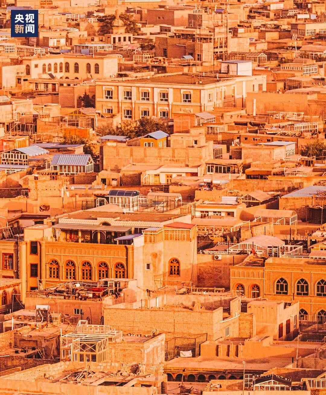 △喀什古城在天山和昆侖山的守護下，留住了千年前的樣子。