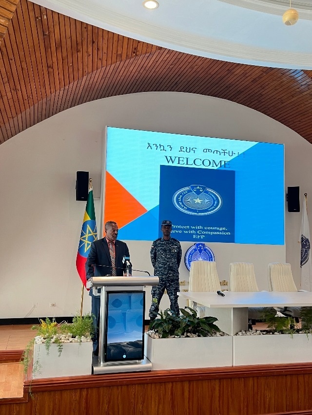 圖為埃塞警察大學(xué)校長梅斯芬·阿貝貝致辭。亞的斯亞貝巴大學(xué)孔子學(xué)院供圖