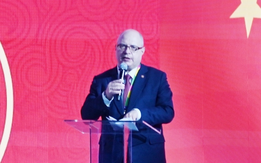 俄羅斯國(guó)家杜馬資產(chǎn)、土地和財(cái)產(chǎn)關(guān)系委員會(huì)主席兼俄中議員友好小組主席加夫里洛夫致辭。主辦方供圖 