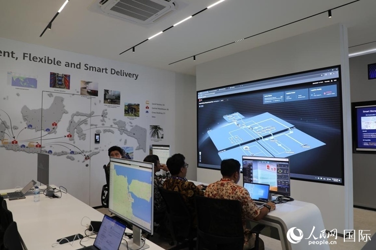 華為5G創(chuàng)新中心內(nèi)景。人民網(wǎng)記者 曹師韻攝