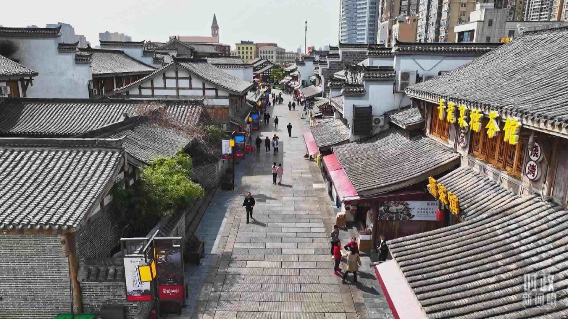 △常德河街。（總臺記者姚鵬、溫盛強(qiáng)拍攝）