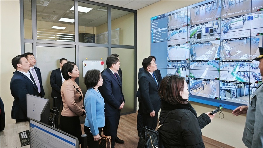 3月24日，中蒙官員考察項目。駐蒙古使館供圖