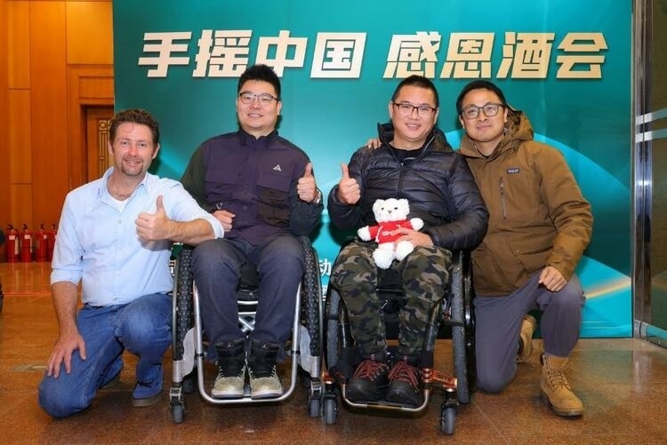 遇見(jiàn)中國(guó)丨在華生活二十年的美國(guó)人譚嘉煦:想用手搖車(chē)走遍中國(guó)