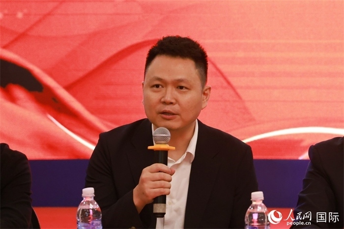 中國駐里約熱內(nèi)盧總領(lǐng)館副總領(lǐng)事王尉育在座談會上致辭。人民網(wǎng)記者 陳海琪攝