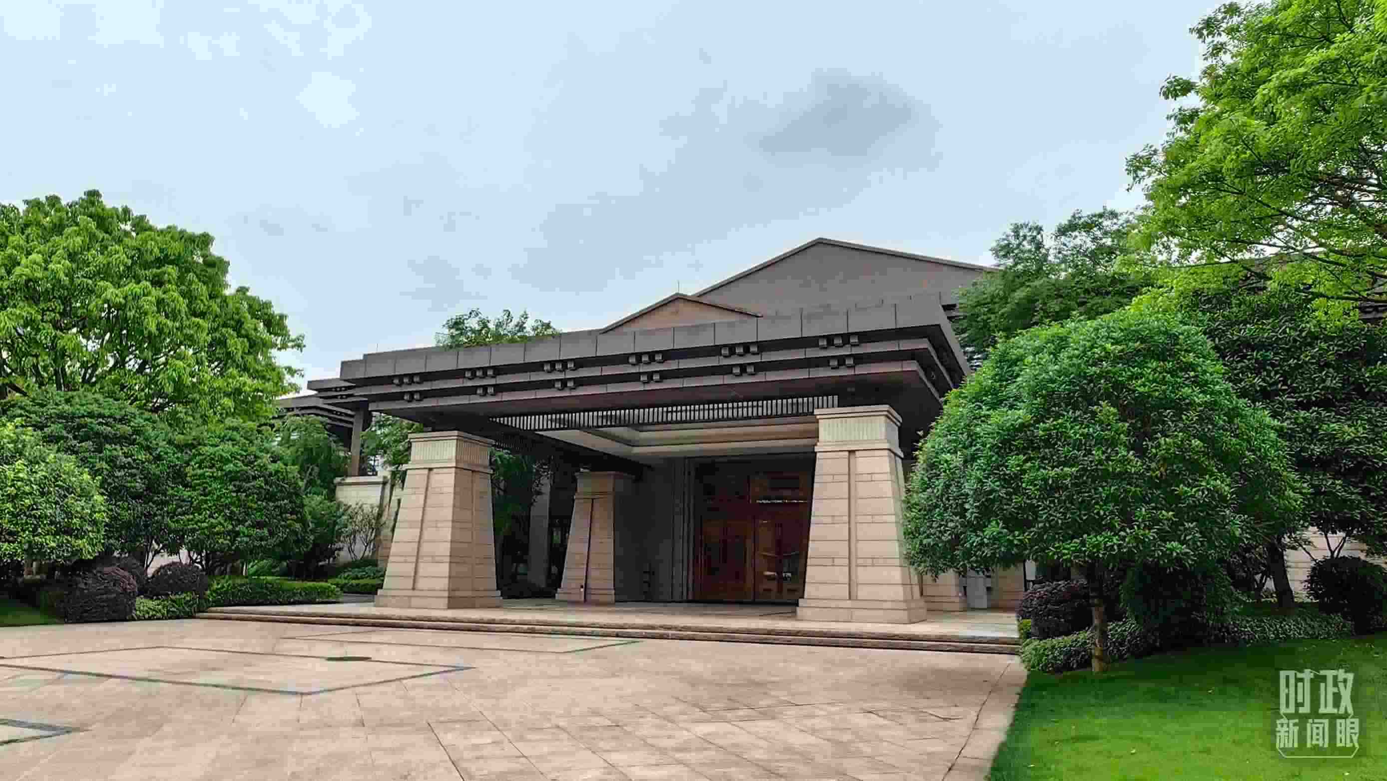 △重慶市渝州賓館，新時代推動西部大開發(fā)座談會在這里召開。（總臺央視記者段德文拍攝）