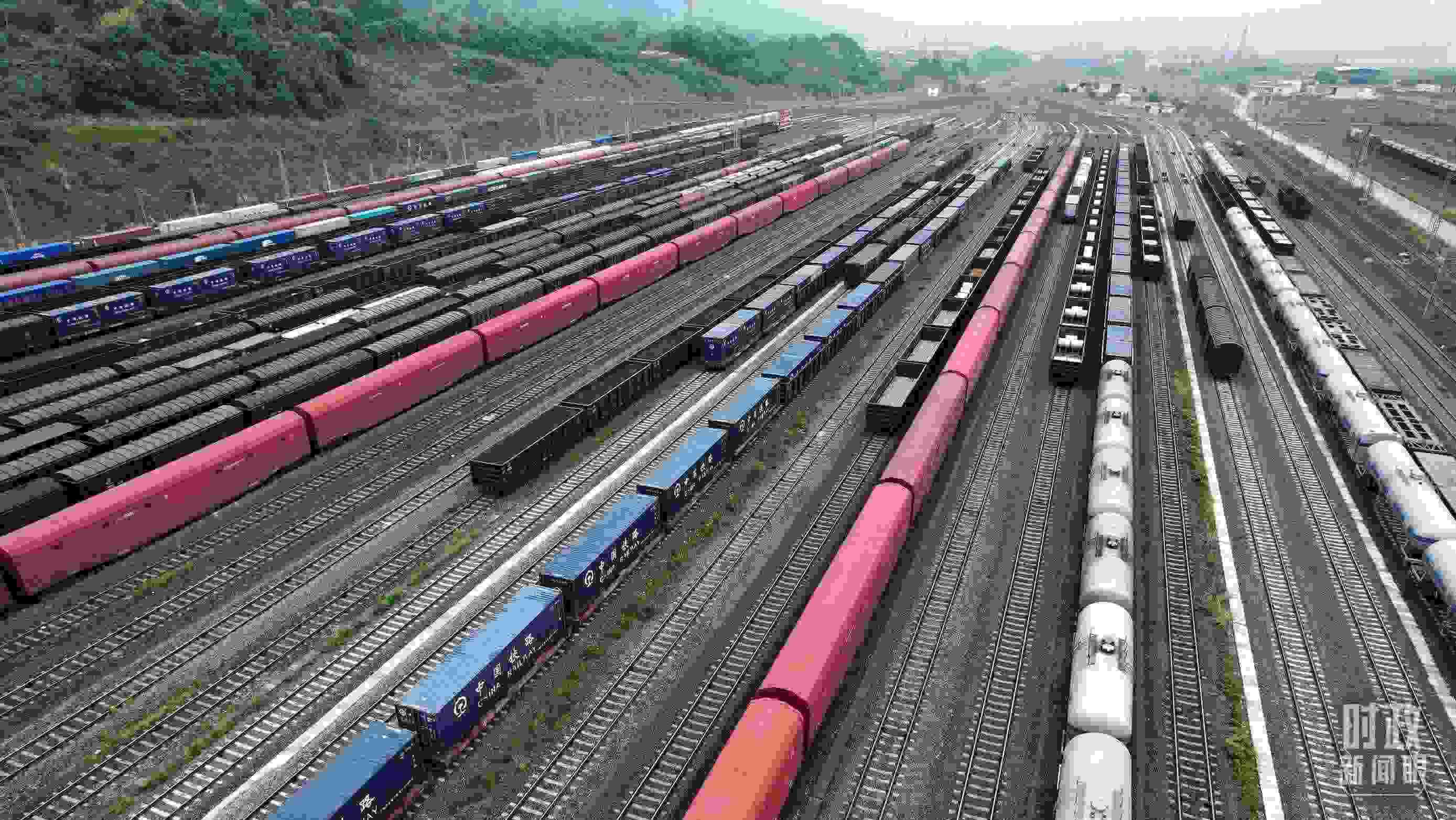 △重慶國際物流樞紐園區(qū)。（總臺央視記者范凱拍攝）