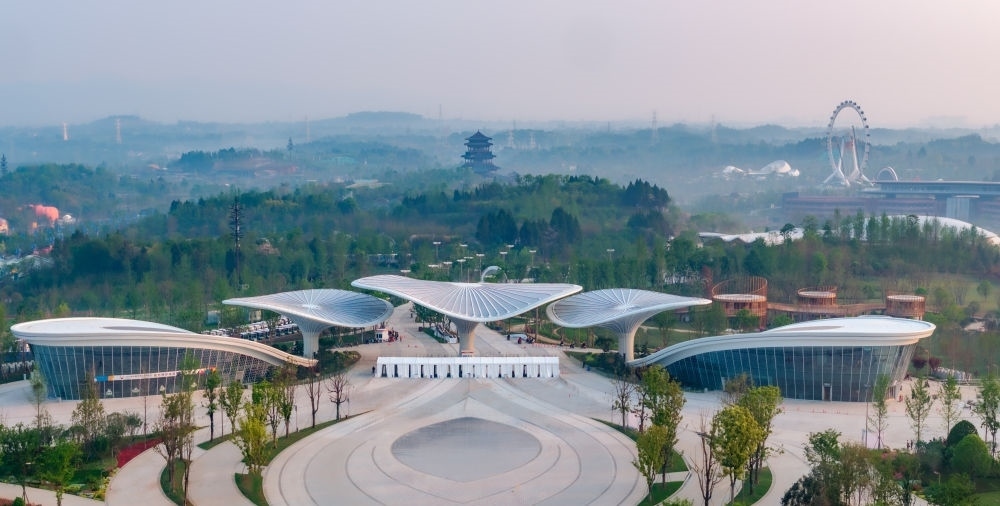 這是成都世園會主會場入口（無人機照片，2024年4月14日攝）。新華社記者 江宏景 攝