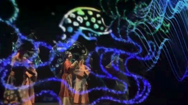 馬王堆復(fù)原動(dòng)態(tài)展《一念·辛追夢(mèng)》以多媒體視覺影像，為觀眾提供沉浸式視聽感受。