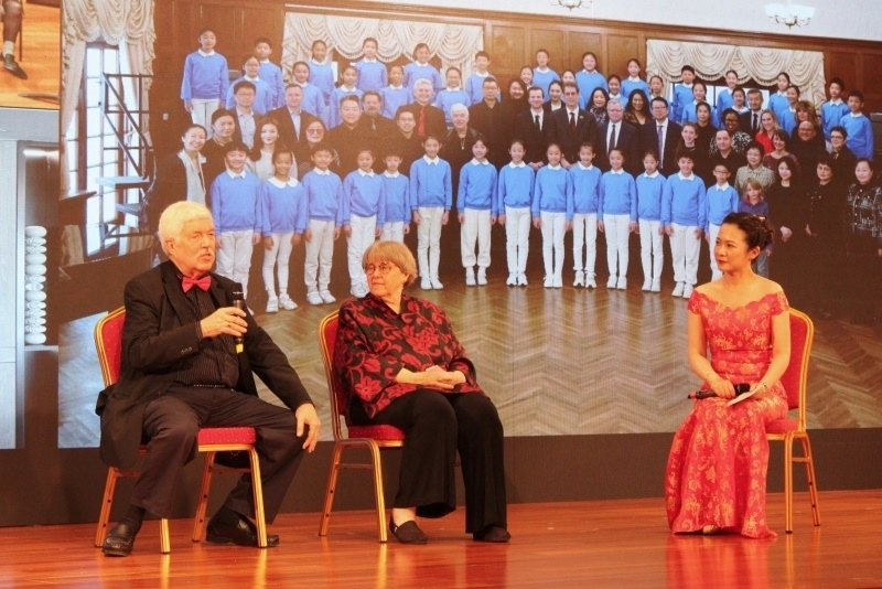 3、費(fèi)城交響樂(lè)團(tuán)小提琴手戴維·布斯講述自己與中國(guó)50多年的友好故事。 伊莎貝爾·羅德里格斯攝