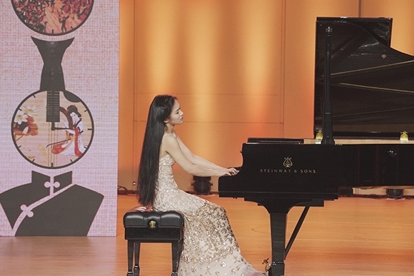 會(huì)議現(xiàn)場(chǎng)。學(xué)校供圖