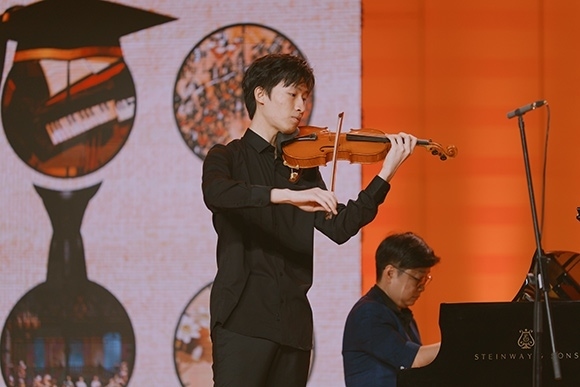 會(huì)議現(xiàn)場(chǎng)。學(xué)校供圖