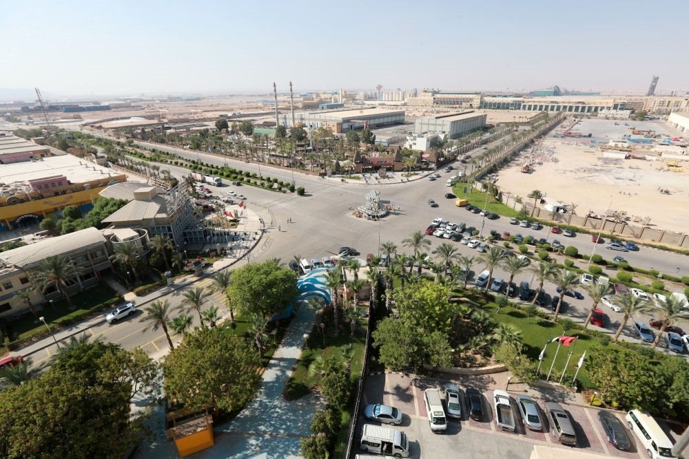 這是2023年8月10日在埃及蘇伊士省拍攝的中?！ぬ┻_蘇伊士經(jīng)貿(mào)合作區(qū)。新華社記者 隋先凱 攝