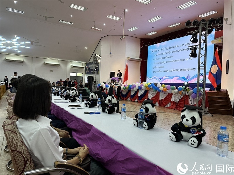 圖片：中老嘉賓在第二十三屆漢語橋世界大學生中文比賽老撾賽區(qū)決賽上致辭。孫廣勇攝