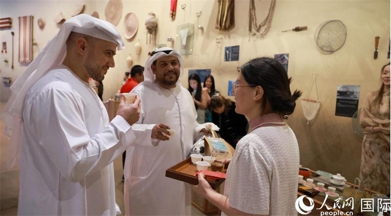 品茶交流。人民網(wǎng)記者 管克江攝