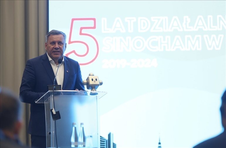 波蘭前副總理比霍琴斯基致辭。