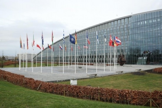  這是2月15日在比利時(shí)布魯塞爾拍攝的北約總部一角。為期一天的北約成員國(guó)國(guó)防部長(zhǎng)會(huì)議15日在比利時(shí)首都布魯塞爾結(jié)束。會(huì)議就加強(qiáng)北約的威懾和防御以及對(duì)烏克蘭的支持等問(wèn)題展開(kāi)討論。新華社記者趙丁喆攝