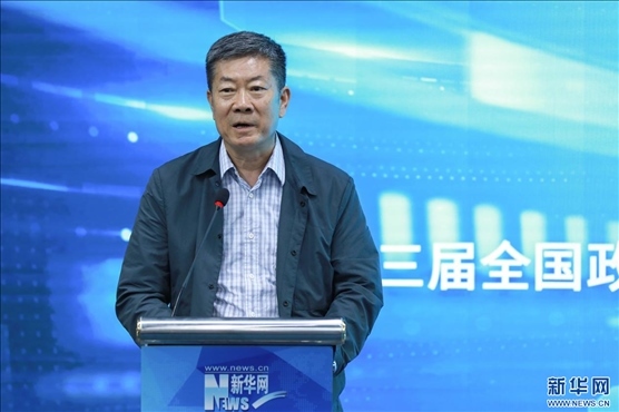 中國版權(quán)協(xié)會理事長、第十三屆全國政協(xié)文化文史和學(xué)習(xí)委員會副主任、新聞出版總署原副署長、國家版權(quán)局原副局長閻曉宏現(xiàn)場致辭