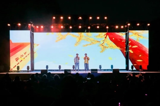 歌曲《啟程》演出現(xiàn)場(chǎng)。供圖：日照職業(yè)技術(shù)學(xué)院