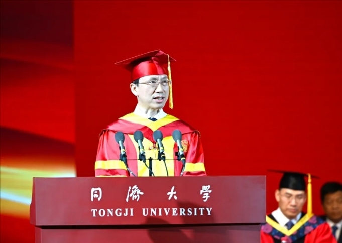 同濟大學校長、中國工程院院士鄭慶華