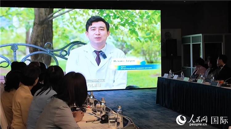 人民網(wǎng)《共贏》紀(jì)錄片發(fā)布儀式在阿斯塔納舉行。人民網(wǎng)記者盛楚宜 攝