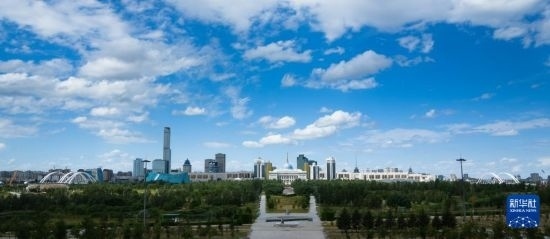 這是7月1日拍攝的哈薩克斯坦首都阿斯塔納的天際線。新華社記者 王建華 攝