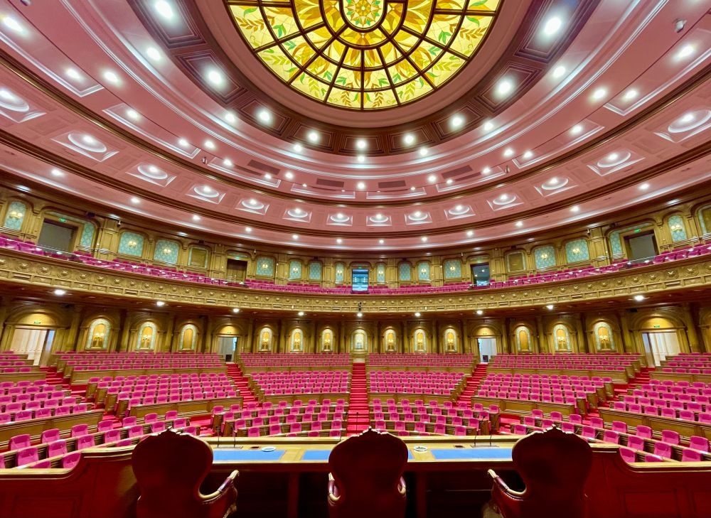 這是在杜尚別拍攝的塔吉克斯坦議會大樓內(nèi)景。