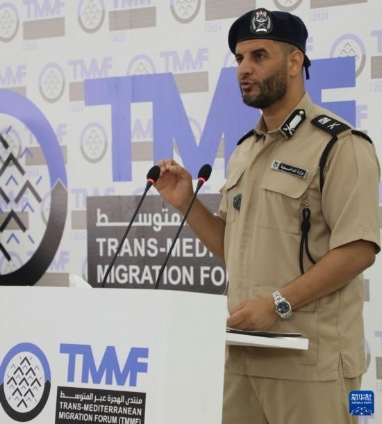 7月10日，利比亞內(nèi)政部長特拉貝爾西在首都的黎波里舉行的新聞發(fā)布會上講話。新華社發(fā)（哈姆扎·圖爾基亞攝）