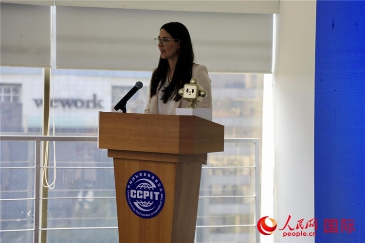 墨西哥外貿(mào)、投資和技術(shù)委員會(huì)總經(jīng)理蘇珊娜·杜克發(fā)表講話。人民網(wǎng) 埃內(nèi)斯托·多明戈斯攝