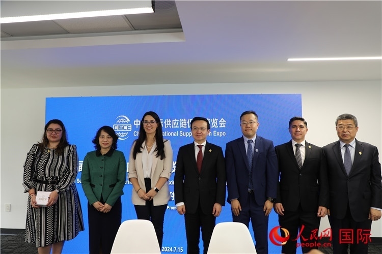 嘉賓合影。人民網(wǎng) 埃內(nèi)斯托·多明戈斯攝