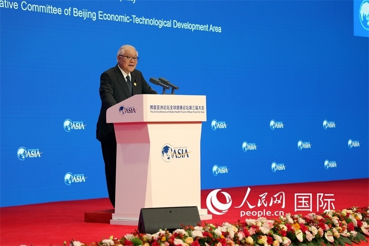 日本厚生勞動(dòng)大臣武見敬三在開幕式上致辭。人民網(wǎng)記者趙益普攝