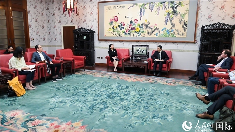 中外媒體吹風會現(xiàn)場。 人民網(wǎng) 郭錦標攝