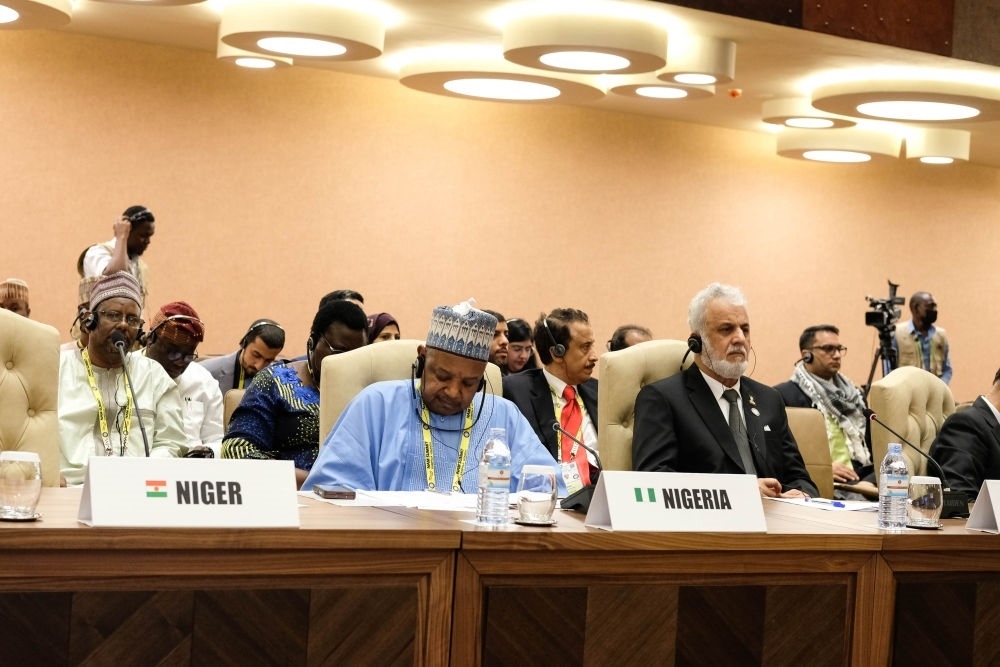 1月20日，與會代表出席在烏干達首都坎帕拉舉行的不結(jié)盟運動第19次峰會閉幕式。新華社發(fā)（阿佳拉·納瓦達攝）