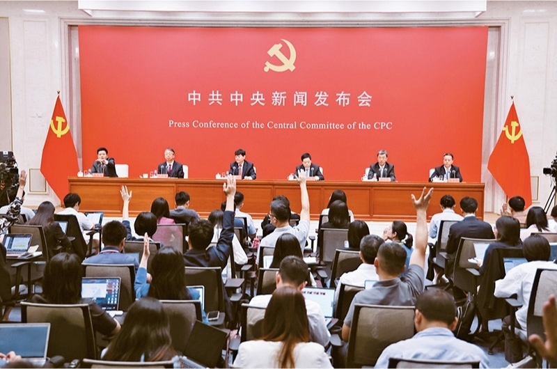 黨的二十屆三中全會是在以中國式現(xiàn)代化全面推進強國建設(shè)、民族復興偉業(yè)的關(guān)鍵時期召開的一次十分重要的會議。圖為2024年7月19日，中共中央舉行新聞發(fā)布會，介紹和解讀黨的二十屆三中全會精神。 新華社記者 金立旺/攝