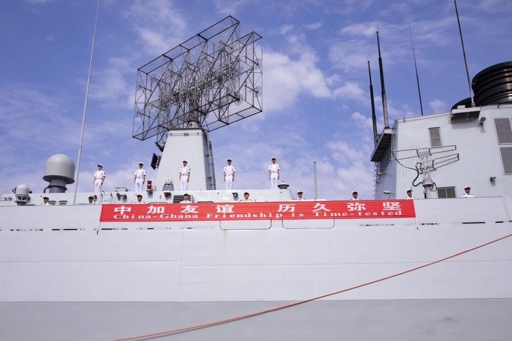 2023年6月27日，中國(guó)海軍第43批護(hù)航編隊(duì)抵達(dá)加納特馬港碼頭，開始對(duì)加納進(jìn)行為期4天的友好訪問。