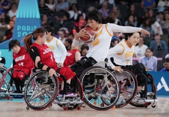 巴黎殘奧會(huì)｜“撞車、摔倒，我們都習(xí)慣了”